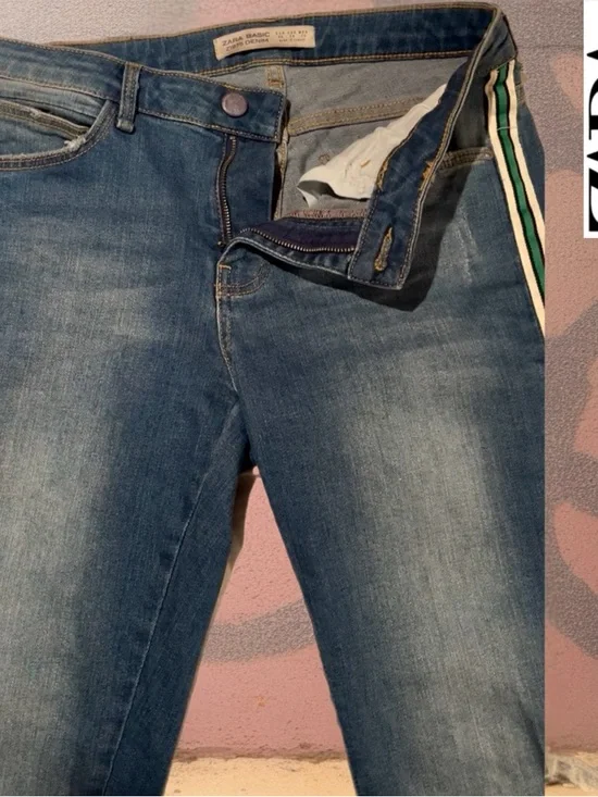 ZARA Women's  Blue Denim Jeans with Green Stripe - Picture 6 of 11